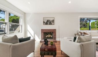 122 James St, Acushnet, MA 02743