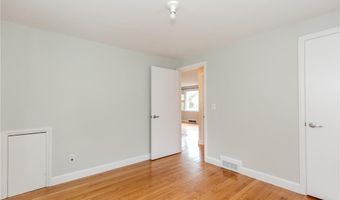 189 Poplar Dr, Cranston, RI 02920