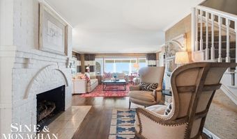 206 Edgewater Dr, Algonac, MI 48001