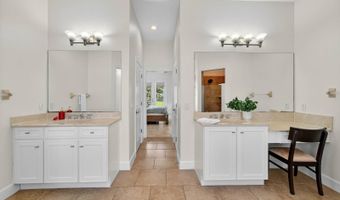924 Bunker View Dr, Apollo Beach, FL 33572