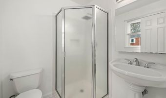 2213 S POLLARD St, Arlington, VA 22204