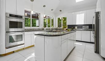 9100 ALDERSHOT Dr, Bethesda, MD 20817