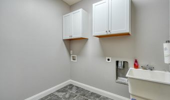 768 Sterling Dr, Boiling Springs, SC 29316