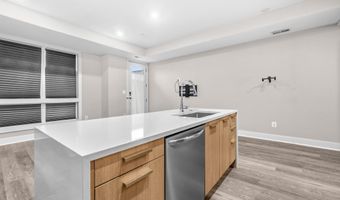 1110 S HIGHLAND St 2, Arlington, VA 22204