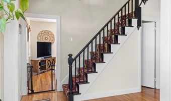 92 Franklin St, Bristol, RI 02809