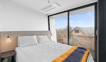 9 Ocean Ln, Amagansett, NY 11930
