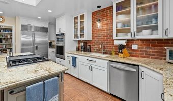 9865 Edgelake Dr, La Mesa, CA 91941