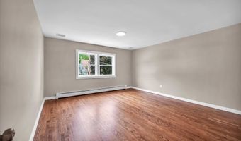 2 Riverview Pl, Cromwell, CT 06416