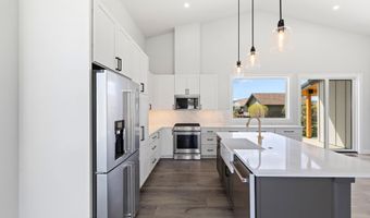 85 COLUMBINE St, Alpine, WY 83128