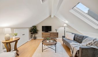 1403 E ABINGDON Dr 6, Alexandria, VA 22314