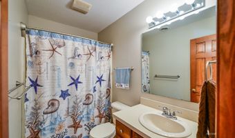 5 Warwick Ln, Athens, OH 45701