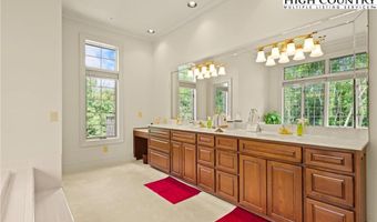 1158 Equestrian Dr, Banner Elk, NC 28604