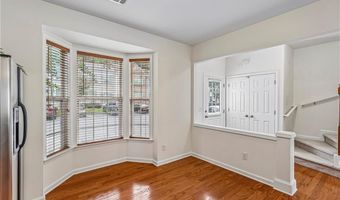 945 Prestwyck Ct, Alpharetta, GA 30004
