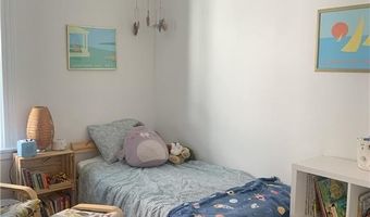 68 Evarts St, Newport, RI 02840