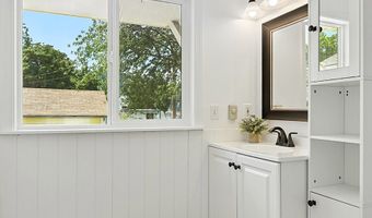209 E HUMBOLDT St, Bingen, WA 98605