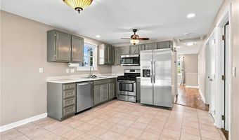 105 Branch Ave, Cumberland, RI 02864