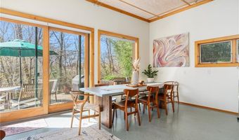 85 Gondola Ave, Jamestown, RI 02835