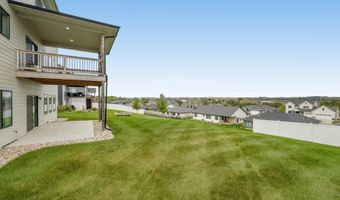 1616 W Legacy Dr, Brandon, SD 57005