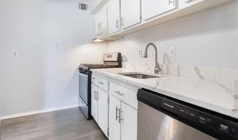 2600 INDIAN Dr 2B, Alexandria, VA 22303