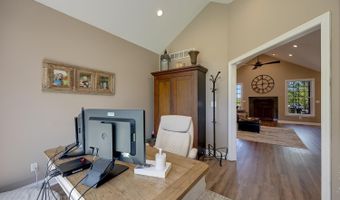 5120 Country Hills Dr, Aurora, IN 47001