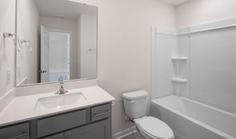1052 Misty Creek Dr, Aberdeen, NC 28315