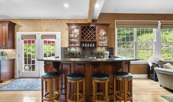 12 Logans Way, Danbury, CT 06811