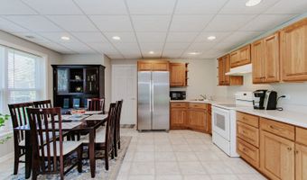 3 BLACKWOLF Ct, Algonquin, IL 60102