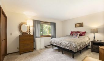 479 CHERRY Ln, Holland, MI 49424