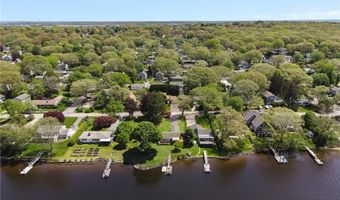 106 N River Dr, Narragansett, RI 02882