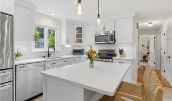 1 Blacksmith Rd, Lincoln, RI 02865