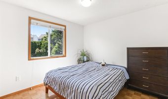 16056 NW TELSHIRE Dr, Beaverton, OR 97006