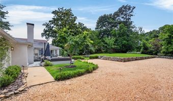 819 E UNIVERSITY Dr, Auburn, AL 36830
