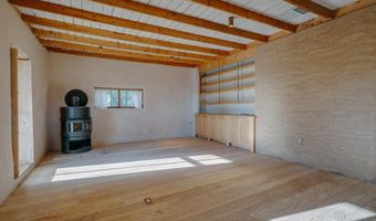 26 La Canada Rd, Arroyo Seco, NM 87514