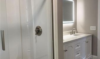 77 Ash St, Lincoln, RI 02865