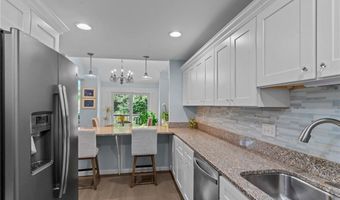 140 Pine Glen Dr, East Greenwich, RI 02818