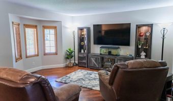 1105 Cherrywood Ln, Aberdeen, SD 57401