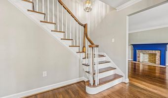 3802 IVANHOE Ln, Alexandria, VA 22310
