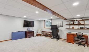 2012 Country Cove Ln, Altoona, IA 50009