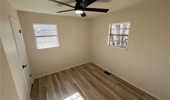 2 Lancaster Dr, Bella Vista, AR 72715
