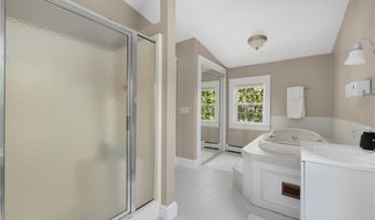110 Spofford Ave, Warwick, RI 02888