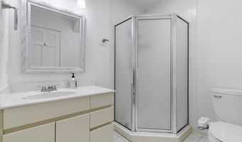 1 Mountaincrest Dr, Cheshire, CT 06410