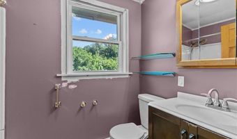 5 Lea Dr, Bristol, RI 02809