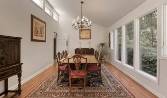10 Steep Hollow Ln, Cos Cob, CT 06807