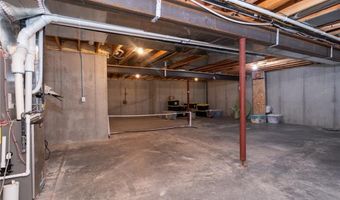 1210 Signal Lake Ct, Baldwin City, KS 66006