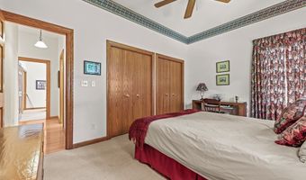 1059 Oakwood Dr, Alliance, OH 44601