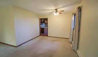101 Hilltop Dr, Ackley, IA 50601
