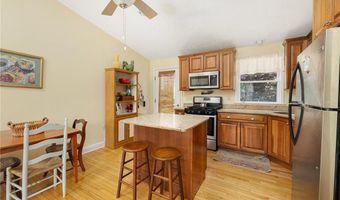 104 Conanicus Rd, Narragansett, RI 02882