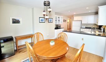 8 Centerbrook Ct 8, Avon, CT 06001