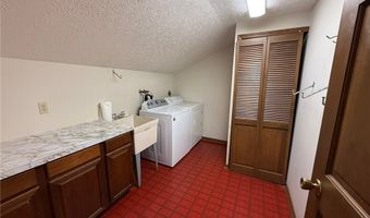 6400 Juniper Dr, Amherst, OH 44001