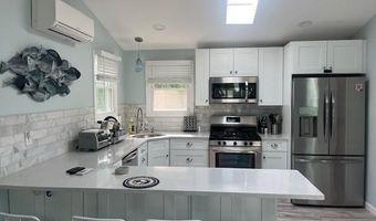 36 Burnham St, Charlestown, RI 02813